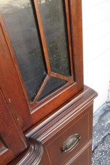 Maddox Mahogany Breakfront China Display Cabinet Cupboard 3595