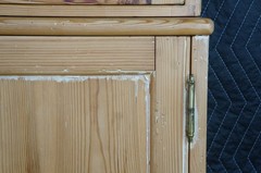 Rare English Knotty Pine Shallow Glazed Glass China Display Cabinet Cupboard 95″