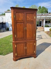 Mahogany Two Part Form Corner Cupboard Crafted By Pug Moore 20th-century
