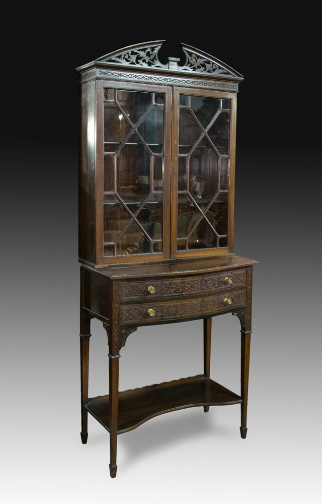 English mahogany showcase cabinet. 19th century.