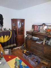 ANTIQUE CORNER HUTCH