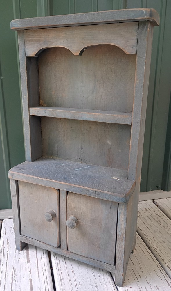 VtgWallShelfCupboardPaintedWoodDoorsFolkArtPrimitiveRetroGrannyCottageCore60s80s