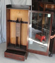 Antique Oak Mission Gun Cabinet – original finish