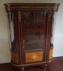 French Louis XVI Style Mahogany and Inlaid Vitrine with Gilt Bronze