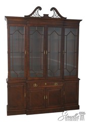 72770: HENREDON 4 Door Mahogany China Curio Cabinet