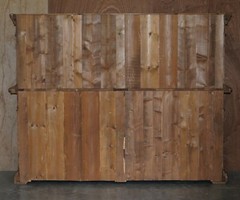 ITALIAN BURR PIPPY OAK PANELLED LARGE GEOMETRIC MARQUETRY HOUSEKEEPERS CUPBOARD