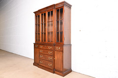Councill Craftsmen Georgian Carved Mahogany Breakfront Bookcase Cabinet