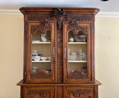 Early 19th Century Louis XV French Provincial Oak China Cabinet or Buffet Deux C