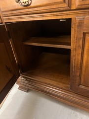 1826 mid century maple hutch 2 glass 2 wood doors 2 drawer excellent comfort