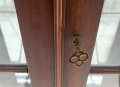 Fine Carved Mahogany Claw Feet Glass Shelved Bookcase Display Cabinet Stunning