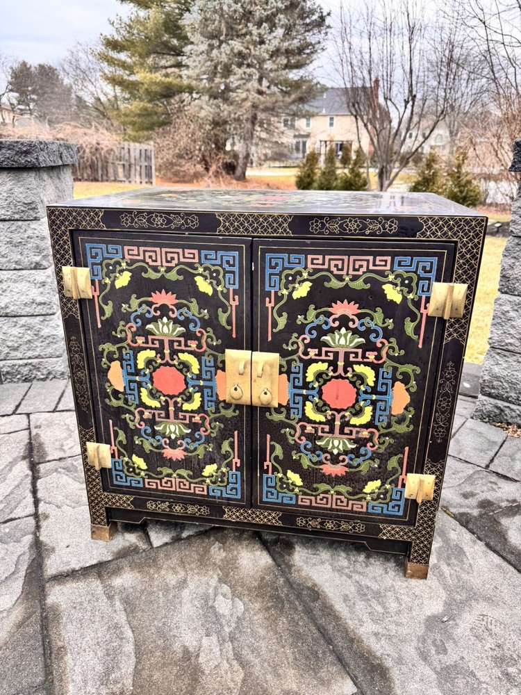 Vintage Chinoiserie Hand-Painted Lacquered Cabinet H25xW25xD18”