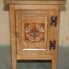 1930’S TUDOR FURNITURE ENGLAND SOLID OAK NIGHTSTAND BEDSIDE TABLE PART OF SUITE