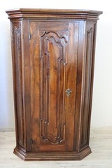17th Century Italian Louis XIV Pair of Antique Corner Cupboards RESTORED