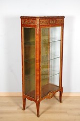 Transition style display case in Linke’s taste, violet wood, circa 1880
