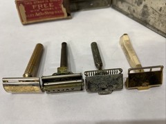 Antique SAFETEE Shaving Cabinet Wall Mount Style With 5 Vintage Assorted Razors