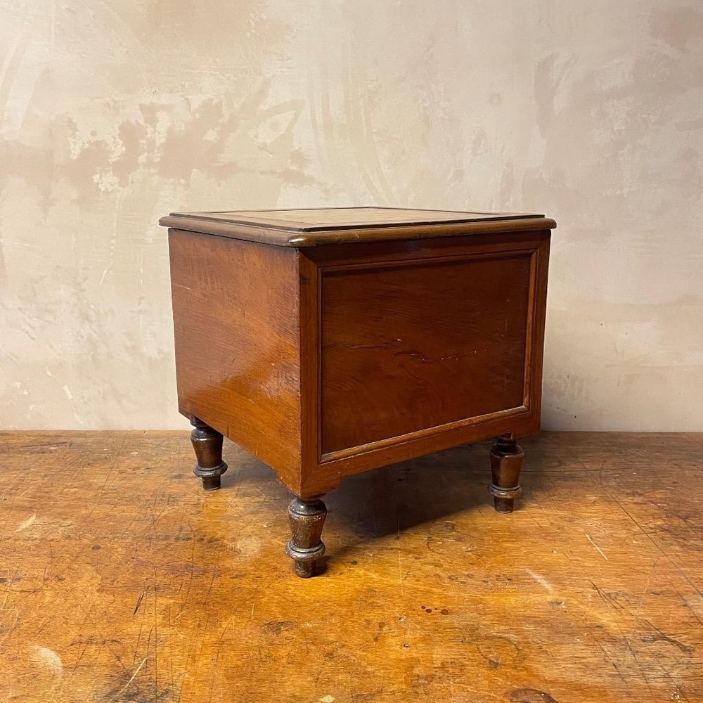 VINTAGE VICTORIAN WOODEN MAHOGANY COMMODE POT STAND CABINET OTTOMAN #4785