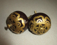 Pair Antique Vtg Dark Brown / Black Brass Ceramic Cabinet Knobs Drawer Pulls
