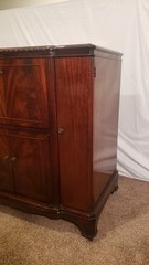 1948 RCA Victrola Crestwood Cabinet only. Crotch Mahogany Bourbon Bar?