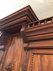 Super Rate/Big/Heavy And Beautiful Antique Red Oak Wooden Loin Heads Cabinet