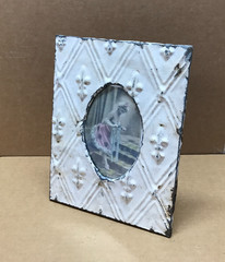 VTG Shabby 9×11 Photo 4×6 Oval White Tin Ceiling Picture Frame Chic Old 630-26B