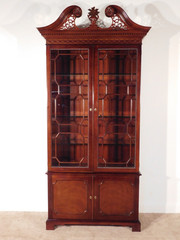 KINDEL Winterthur Collection Mahogany 2 Piece Display Curio Cabinet Breakfront