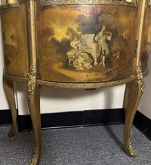 Vintage Louis XV Curio Cabinet – Bowed Glass – Locking Door – Glass Shelves