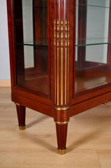 Mercier Frères Paris – Louis XVI mahogany and gilded bronze display case