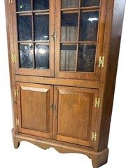 18th-CENTURY WALNUT CORNER CUPBOARD