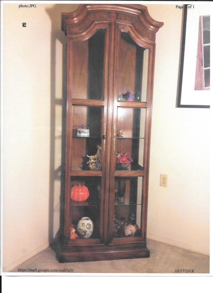 Drexel Heritage Francesca II Corner Cabinet in excellent condition