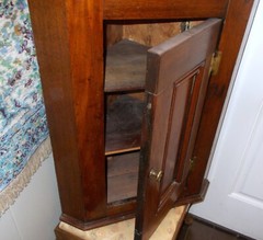 Exquisite Antique GEORGIAN HANGING Corner WALL CABINET
