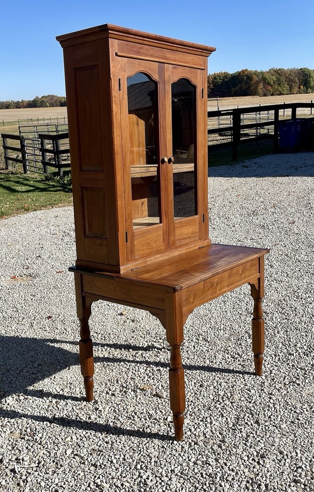 Lincoln Desk. Craftsman-made; Solid Walnut. Top Quality
