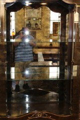 Mastercraft Burled Wood Hollywood Regency Style Display Curio Cabinet