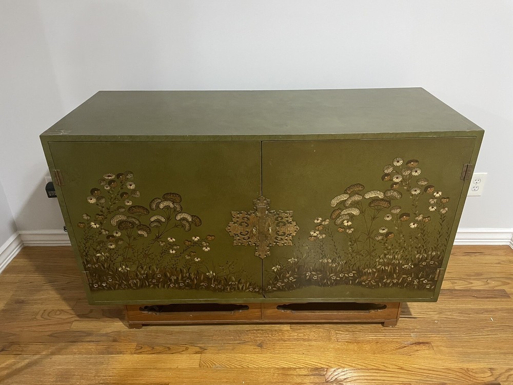 Antique Cabinet Beacon Hill Collection PN.394