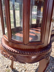 Vtg Bean Shaped Bar Liquor Curio Cabinet Table w Beveled Glass and Butler Tray