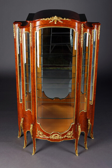 O-Sam-281 Majestic French Showcase in Transition Style