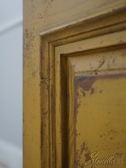 L72914: HABERSHAM Painted Distressed Finish Country French Display Cabinet