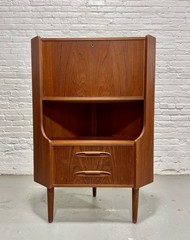Mid Century Modern Rosewood Corner Bookcase / Bar Cabinet, Made in Denmark 1960s