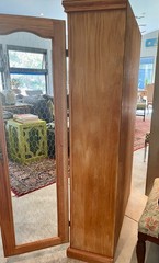 🌿 Vintage Oak Display Cabinet – Chicken Wire Curio Hutch Glass Shelves Cottage
