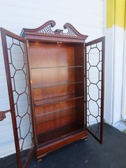 Henredon Chippendale Tall Large Flame Mahogany Display China Cabinet 6470