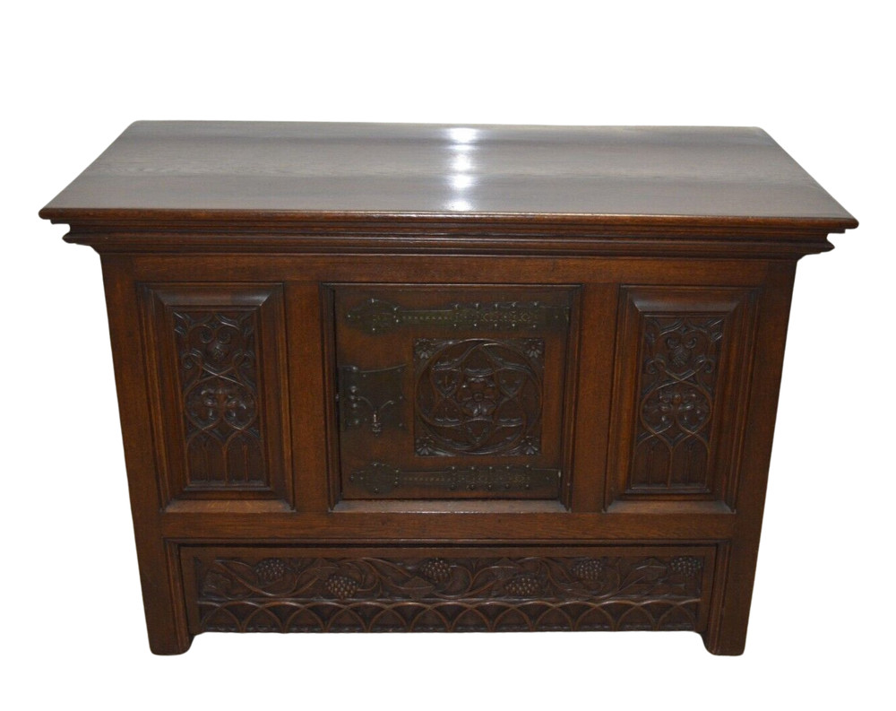 Antique 19th Century Neo-Gothic Oak Buffet Sideboard Cabinet Victorian Carved