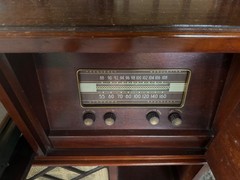 1949 philco radio and record player floor model console