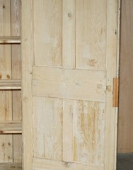PERFECTLY FORMED ANTIQUE VICTORIAN 1880 PANELLED PINE HOUSEKEEPERS CUPBOARD