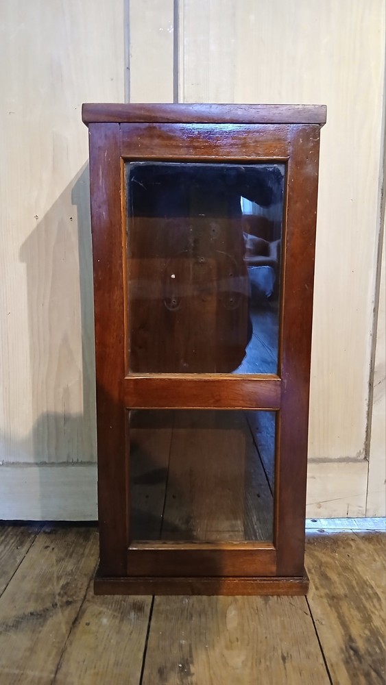 Antique Shop/Table Top Display Cabinet with Glass Front.