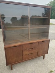 Vintage Mid Century Hutch Stanley Display Cabinet Buffet 54″ X 17.5″x 68.5″