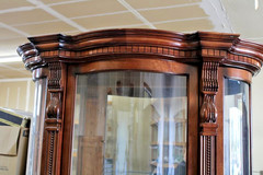 Large Pulaski Curved Glass Curio Cabinet Lighted Antique