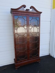 Henredon Chippendale Tall Large Flame Mahogany Display China Cabinet 6470