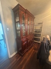 Universal Brand China Cabinet. Mahogany. Great Condition