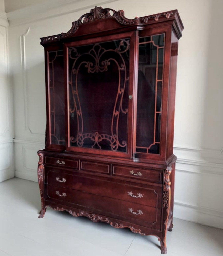 1920s Solid Mahogany Chippendale Antique Traditional Display Cabinet Hutch