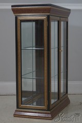 LF71688: Italian 2 Door Etched Glass Decorated Curio Display Cabinet