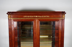 Mercier Frères Paris – Louis XVI mahogany and gilded bronze display case